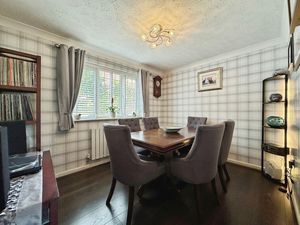 Dining room- click for photo gallery